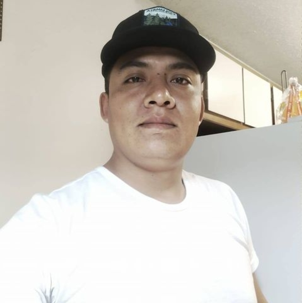 Meet your Posher, Edgar isaias
